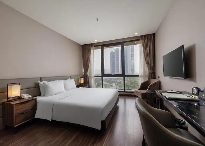Western Skyline Hotel